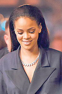 Flash_Rihanna-trends-Vogue