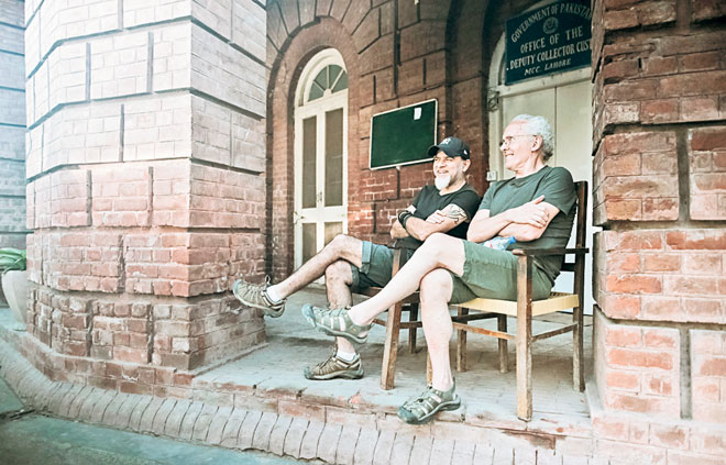 (Above) Asad-ul-Haq with Nic Knowland, Director of Photography, enjoying a lazy moment onset. (Right) HSY with Saima Rashid Bargfrede, discussing the look and style of the film.