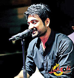 The force behind Lahooti Live Sessions, Saif Samejo performs with his own band, The Sketches 