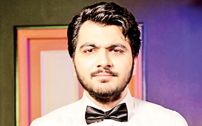 Former Poor Rich Boy member, Shehzad Noor writes and sings heartbreaking, unforgettable songs. A show like Walnut Sessions will help promote Shehzad and others like him who, despite enormous talent, cannot make it to our entertainment/music channels.