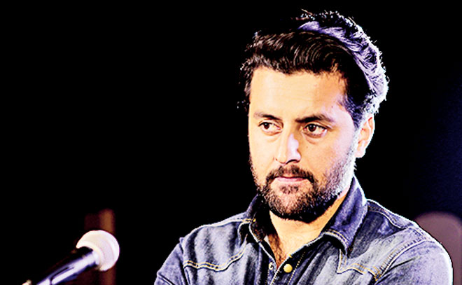 Tahir Naeem performs &lsquo;Mai Akaila&rsquo; on Walnut Sessions