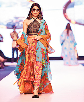 Amna Babar (Nominee, Model of the Year) walks for Sana Safinaz who have picked up four nominations this year, for Pret, Luxury Pret, Lawn and Bridal.