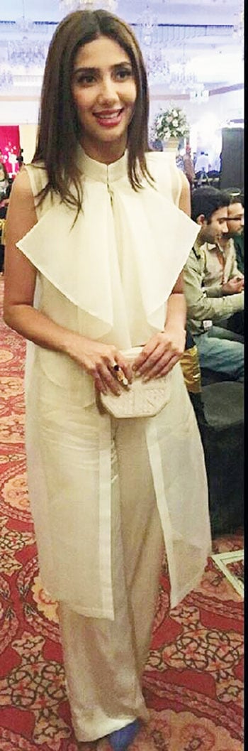 Mahira Khan The actress rarely goes wrong when it comes to her fashion choices and this white organza top by her bestie Feeha Jamshed is right on trend for being classic and quirky.