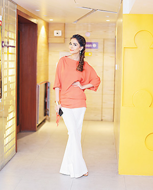 Who:Humaima Malik Where:Dekh Magar Pyaar Say promotions in Lahore Call it coral or tangerine, this shade of orange is delightfully summery and sorbet. Humaima carries it perfectly with a pair of white flappers; a look customized for her by design duo Saira Shakira in Lahore. We love the simplicity of her look that is unadulterated by too many accessories, the braid being one focal point to advocate. Less is definitely more and this style oozes confidence and twenty first century style. - Pic courtesy Lotus PR