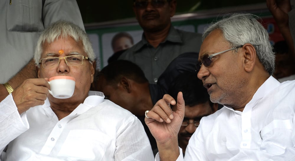 RJD chief Lalu Prasad and JD (U) senior leader Nitish Kumar. Photo by Santosh Kumar / Getty Images