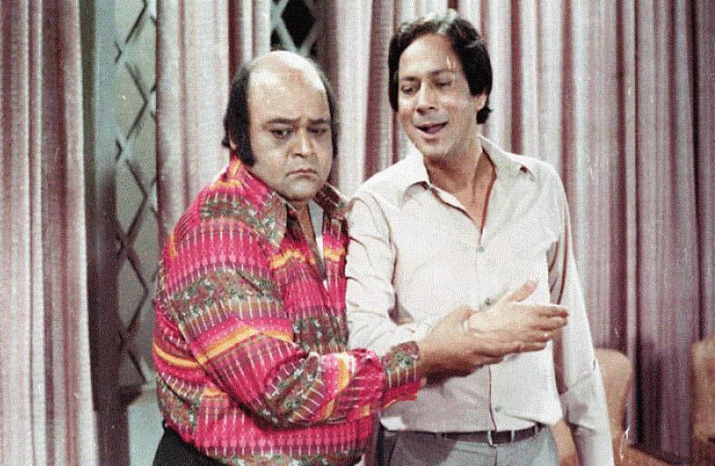 Rafi Khawar (Nanna) and Kamal Ahmed Rizvi (Allan) in Alif Noon.