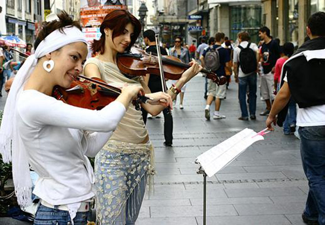 Violinists on Mihailova Street.