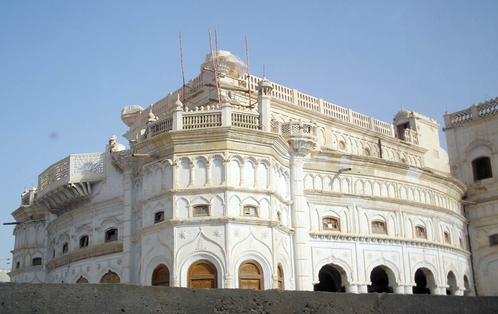 One of the old mansions in Kot Diji township.