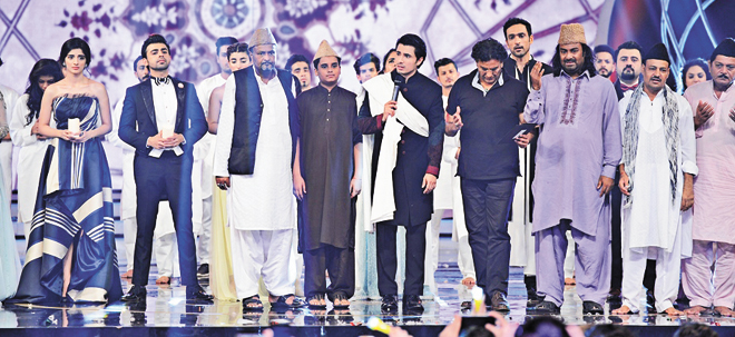 The Amjad Sabri tribute, poignant and moving, involved a special song that had been composed by Shuja Haider and was sung by Ali Zafar, Ali Sethi and Quratulain Balouch. The late qawwal’s family members were invited onstage and spoke their truth as other industry stalwarts also joined in. 