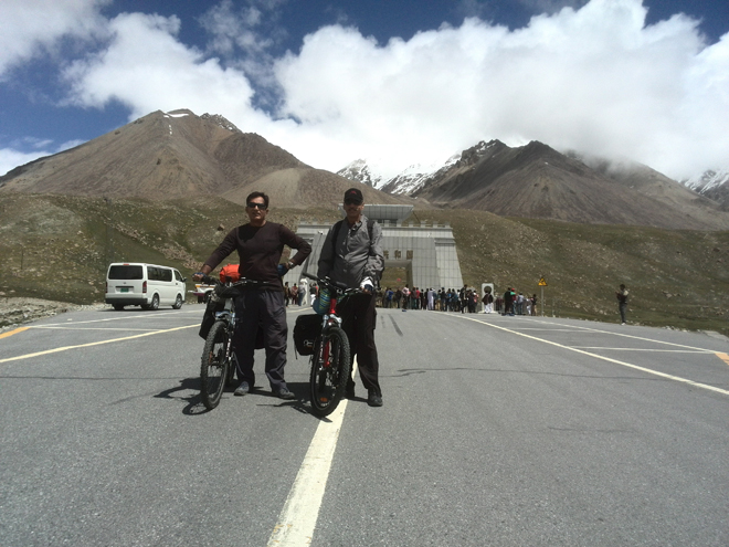 All set to cross over into China through Khunjerab Pass.