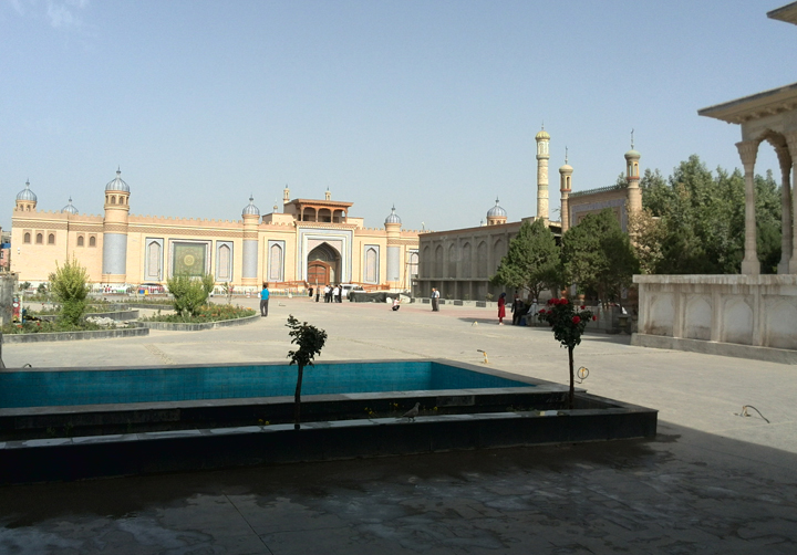 The Yarkand Khans Palace and Altun Mosque.