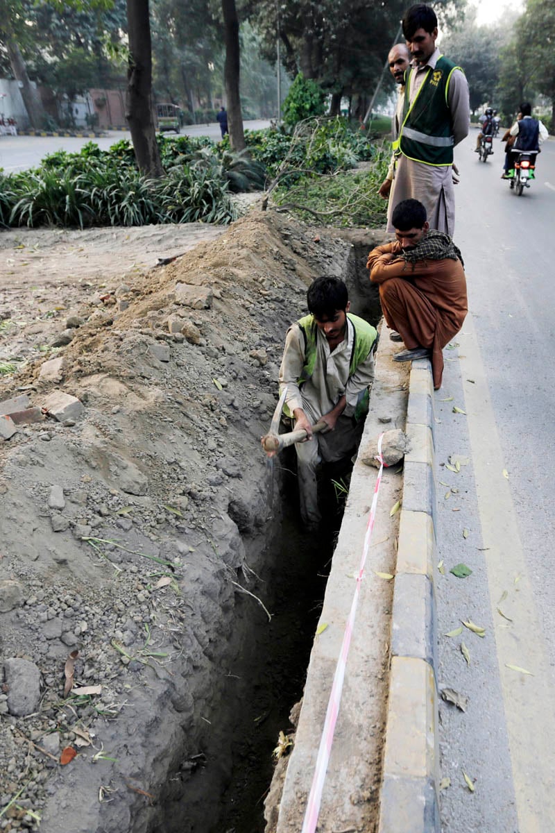 Instead of relying on internet connection, dedicated fibre optic cables are being laid down in deep surface in city roads. These shall be used for operation and functionality.