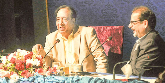 Writer, poet and columnist Ataul Haq Qasmi speaks at a session of the 9th International Urdu Conference under way at the Arts Council.  