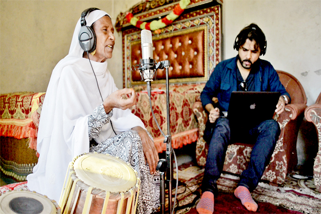 Zohaib Kazi recorded Zarsanga in Nowshera, Khyber Pakhtunkhwa (KPK).  