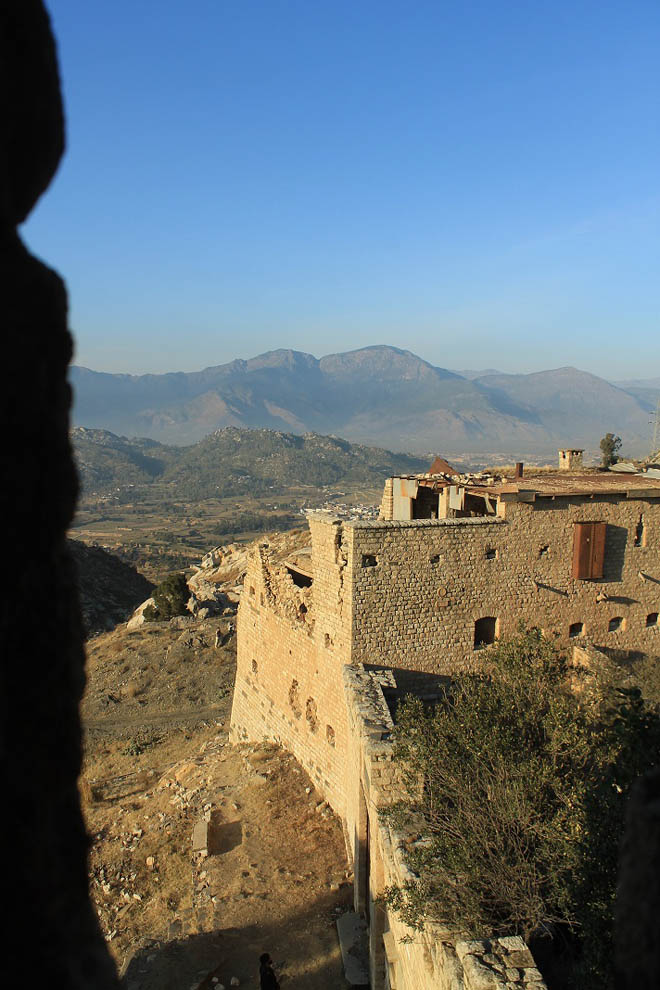 Looking out the windows of Castle Rock. Notice the extent of the fort and its placement