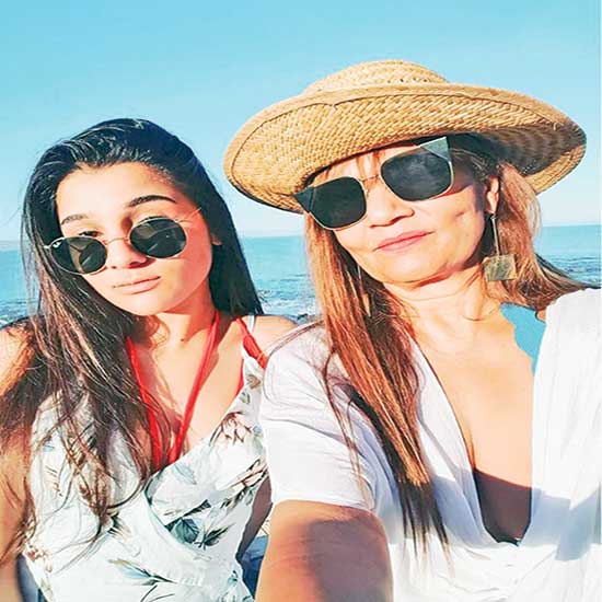 Los Cabos, Mexico: Frieha Altaf at the beach with her daughter 