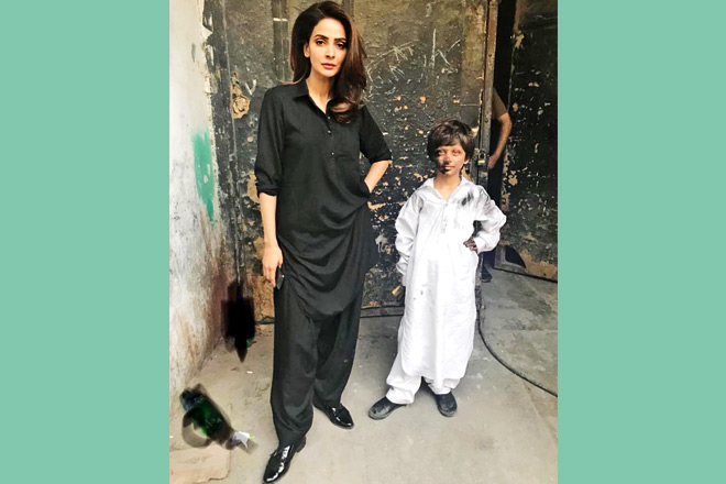 Shuja Haider’s upcomimg music video ‘Jeevan Daan’ features Saba Qamar alongside child artists and aims to talk about empowering women and giving them their due place in society. 