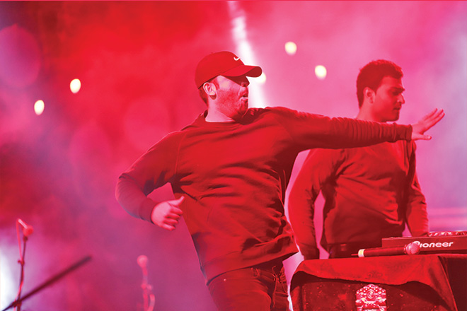 Talha Dar and Feroze Faisal of SomeWhatSuper presenting their killer EDM set.