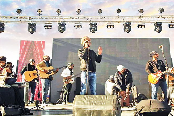 Zeeshan Ali (Nescafe Basement) was one of the artists who took the stage at the Gorakh Rung Festival.