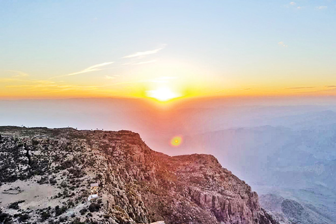 Excited to experience sunset at this height, we hiked further up around 5pm to witness the beauty.