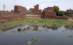 It is likely that at certain points the pipeline are cracked which is how the drinking water gets mixed with sewage water.- Photos by Rahat Dar