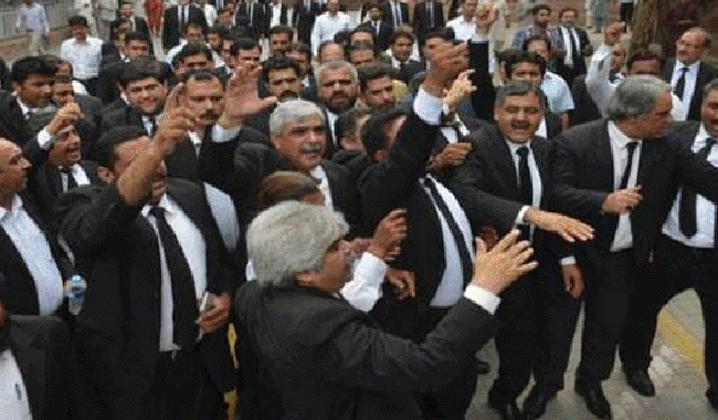 Lawyers' boycott continues 12 days after Quetta blast
