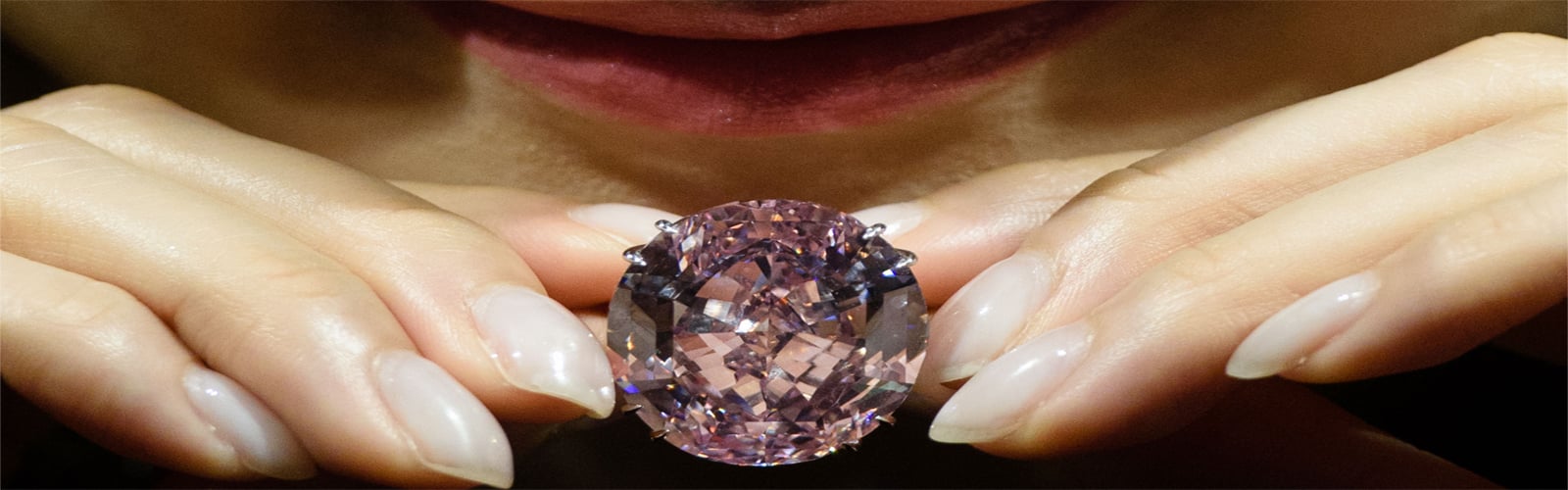 ´Pink Star´ diamond set to fetch record price in Hong Kong