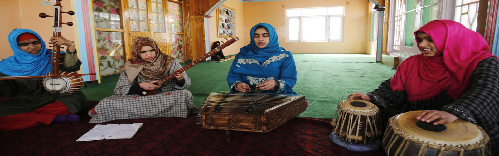 Under the guns: Kashmiri girls help preserve Sufi music traditions