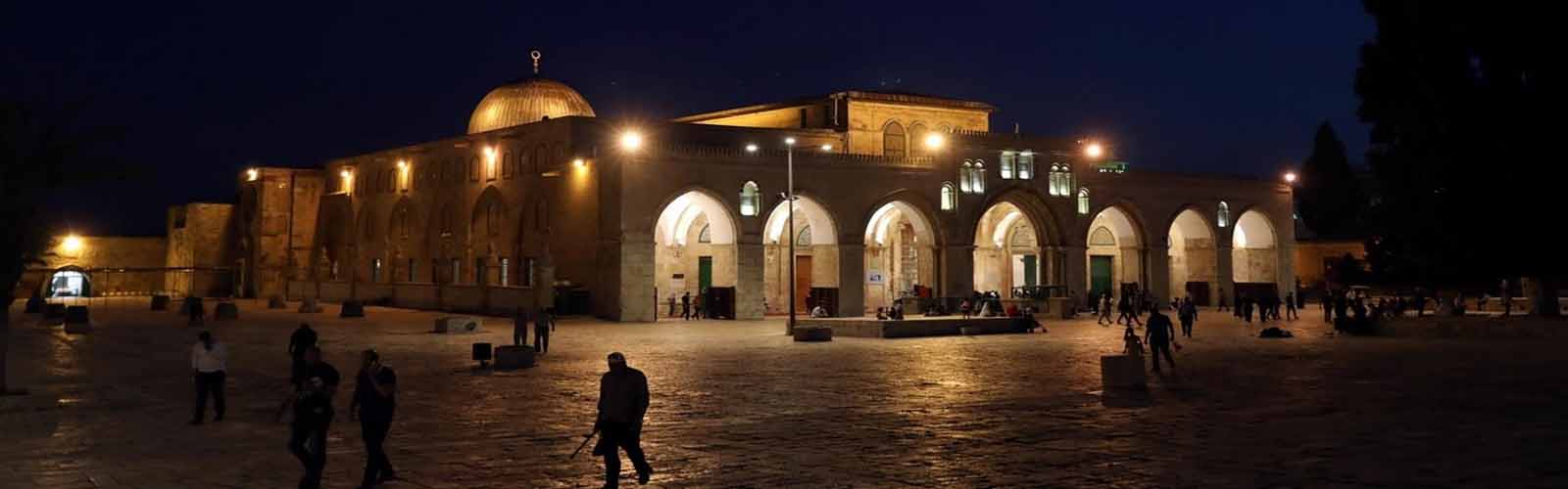 Masjid Al-Aqsa meets Ramazan with holy Quran and lights