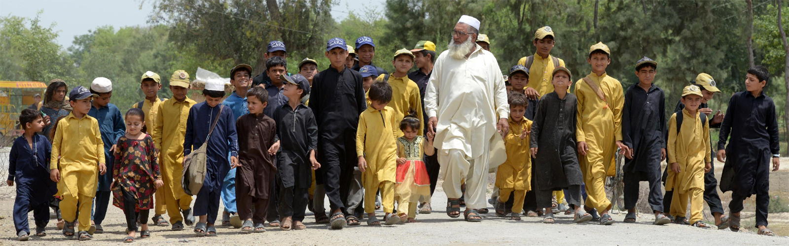 Three men, 96 children: Pakistan´s population booms