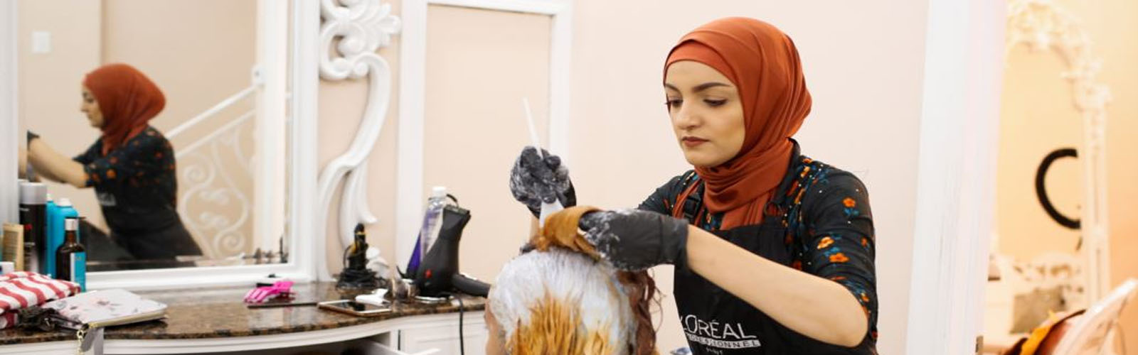 At women-only salon in Brooklyn, Muslim-Americans prepare for Eid