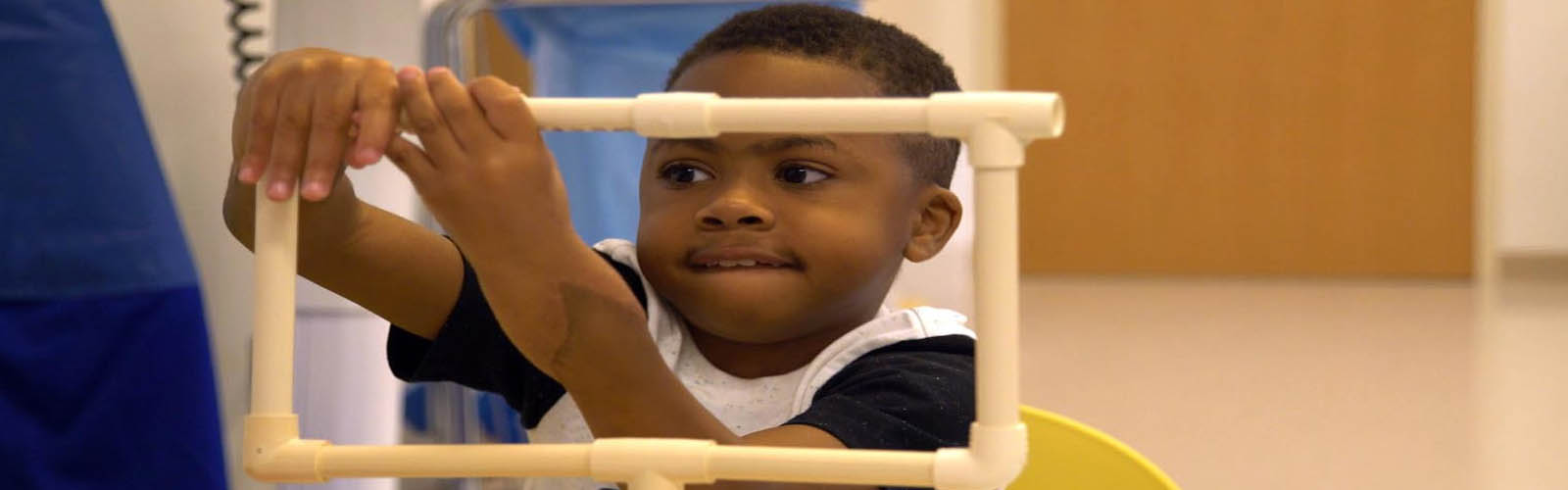 World´s first child hand transplant a ´success´