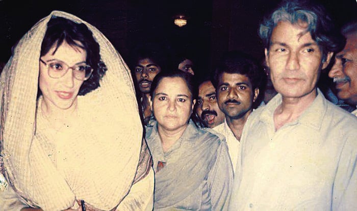 MRD Leaders Benazir Bhutto and Rasool Bux palijo at Palijo House Thatta
