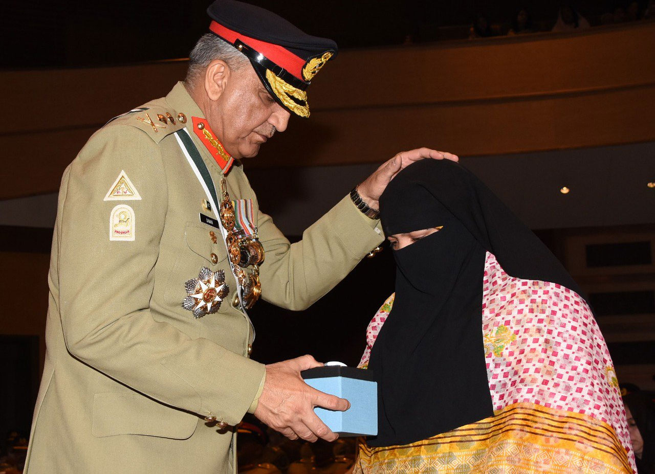 General Bajwa confers military awards on Army personnel