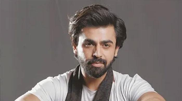 Iqra Aziz And Farhan Saeed's Latest Pictures | Reviewit.pk