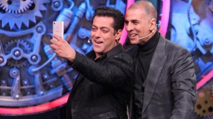 Salman Khan drops by Akshay Kumar's set, sparks clash aversion rumours