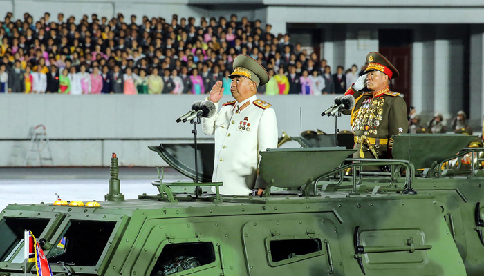 North Korea's huge parade of maskless troops defy ...