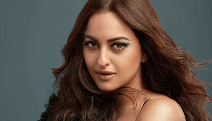 Sonakshi Sinha Calls Herself A ‘misfit In Bollywood