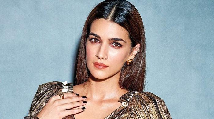 Kriti Sanon thinks it is 'messed up' that emotions are seen as a sign of weakness - Vimarsana News