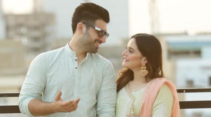 Aiman Khan, Muneeb Butt spotted relaxing in gorgeous location - Vimarsana News