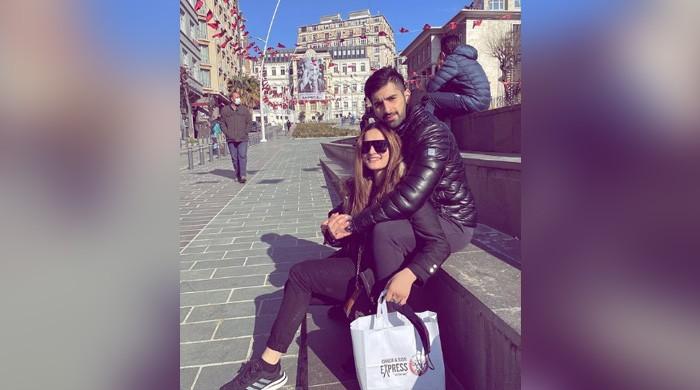 Aiman Khan shares loved-up snap with hubby Muneeb Butt in Turkey - Vimarsana News