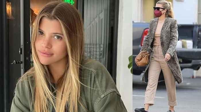 Sofia Richie stuns onlookers as she steps out with pals in stylish outfit - Vimarsana News