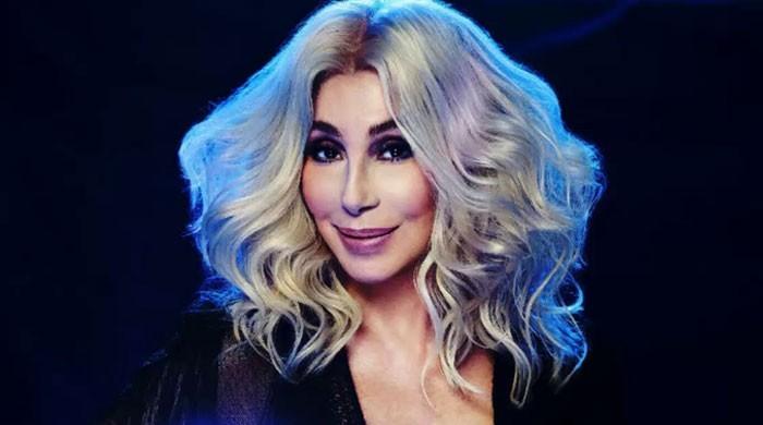Cher gets an earful from Twitter after she tweets about George Floyd - Vimarsana News