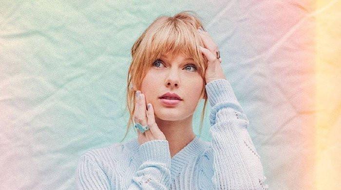 Taylor Swift breaks record with biggest one-week vinyl album sale - Vimarsana News