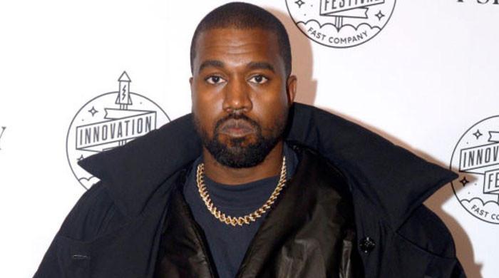 Kanye West dons full-face covering in 80-degree L.A weather - Vimarsana News