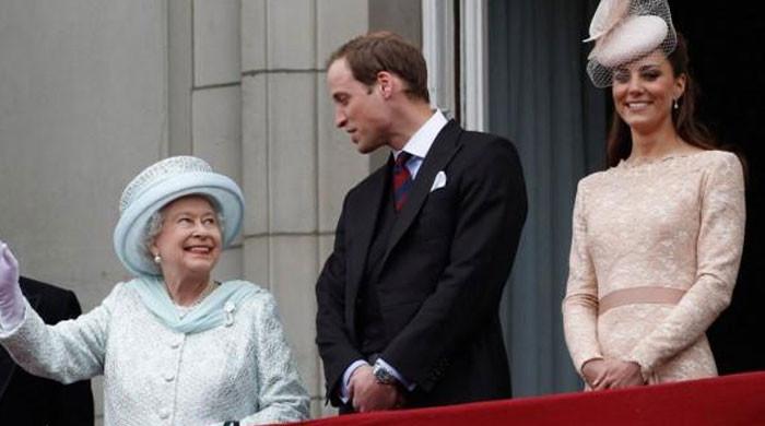 Queen Elizabeth, other royal family members wish Prince William on his birthday