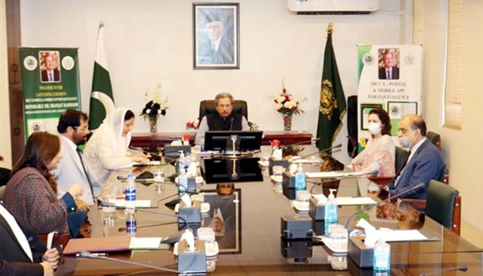 Federal Minister for Education, Professional Training and National Heritage, Shafqat Mahmood chairing the meeting of Inter Board Committee of Chairmen (IBCC) in Islamabad on Tuesday, July 06, 2021. — PPI