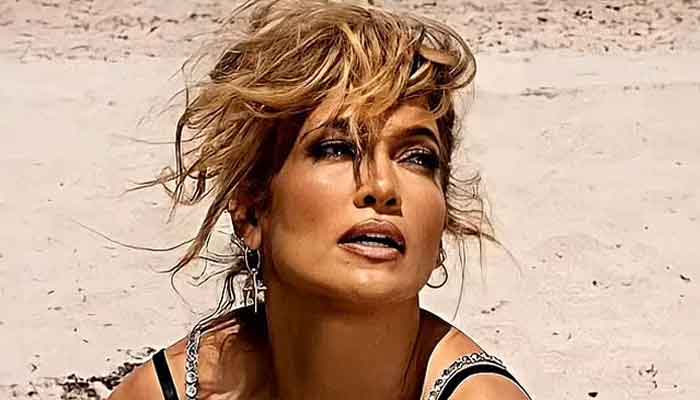 Jennifer Lopez shares her new stunning photos to attract praise from Ben Affleck