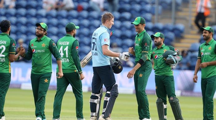 Photo of Inexperienced England beat Pakistan by nine wickets