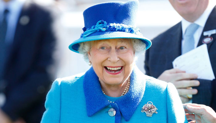 Queen Elizabeth displayed her mischievous side after tourists failed to recognize her